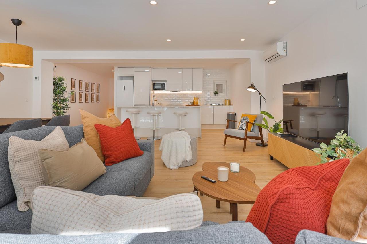 C26 Gorgeous 4 Bdrm Apartament In Plaza Uncibay Малага Экстерьер фото